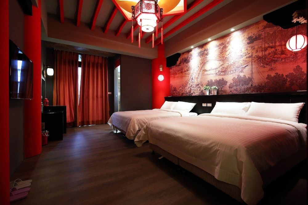 Buckingham Palace B&B Standard Quadruple Room, Balcony 5