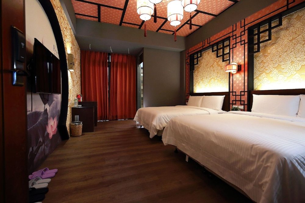 Buckingham Palace B&B Standard Quadruple Room, Balcony 4