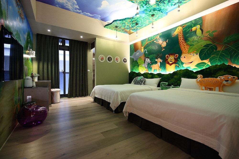 Buckingham Palace B&B Standard Quadruple Room, Balcony