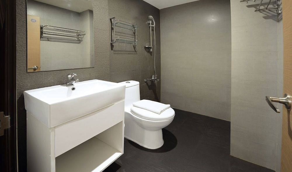 In99 Hotel Elite Double or Twin Room, No Windows 6