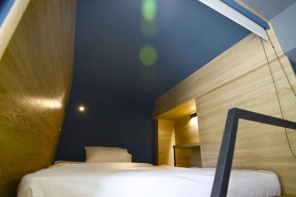 undefined DONGMEN 3 Capsule Inn - Hostel 4