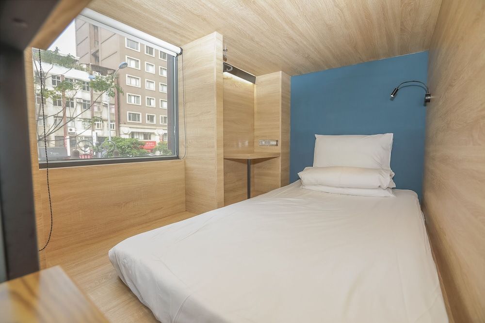 undefined DONGMEN 3 Capsule Inn - Hostel