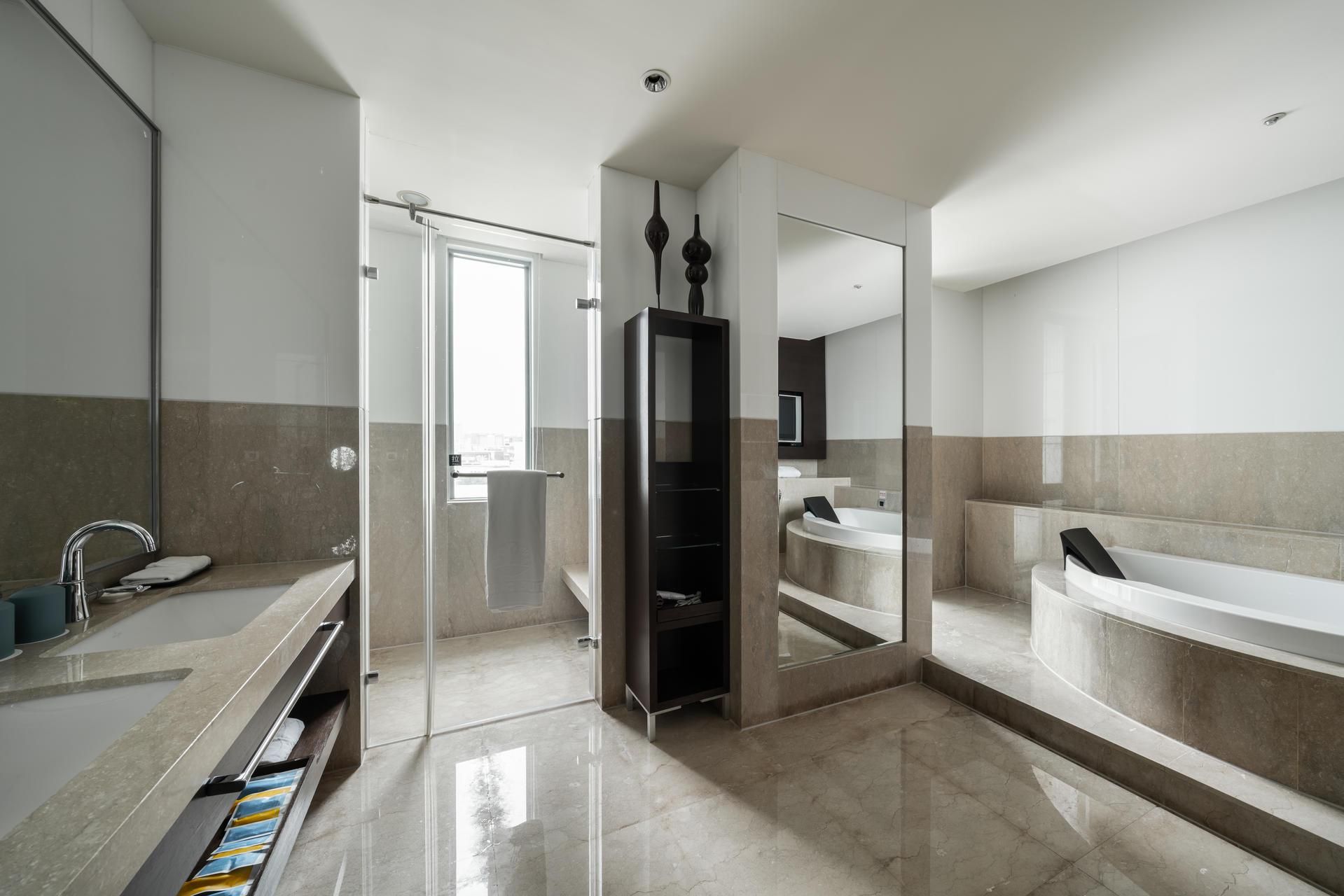 Luxury 1 King Bed