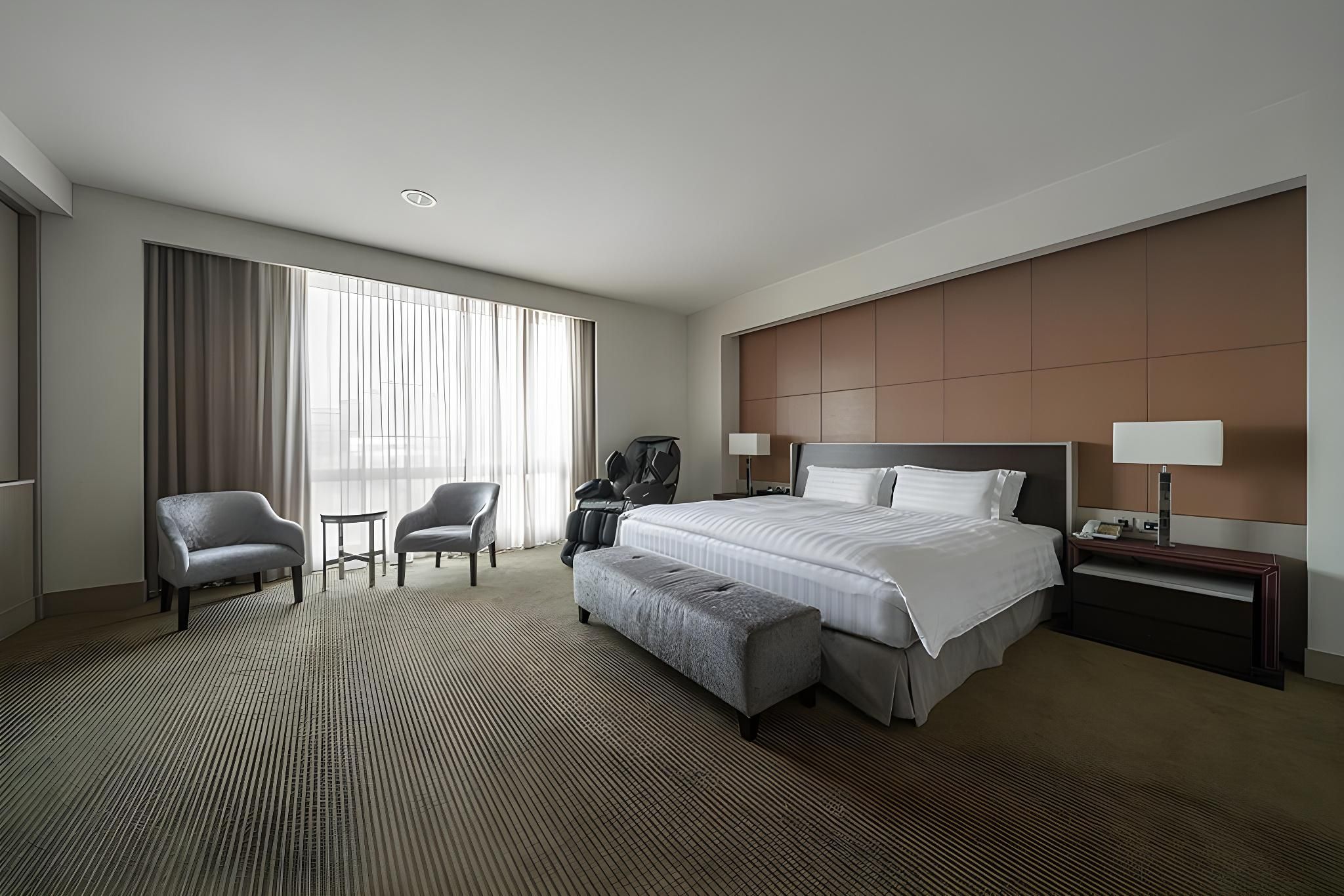 Luxury 1 King Bed