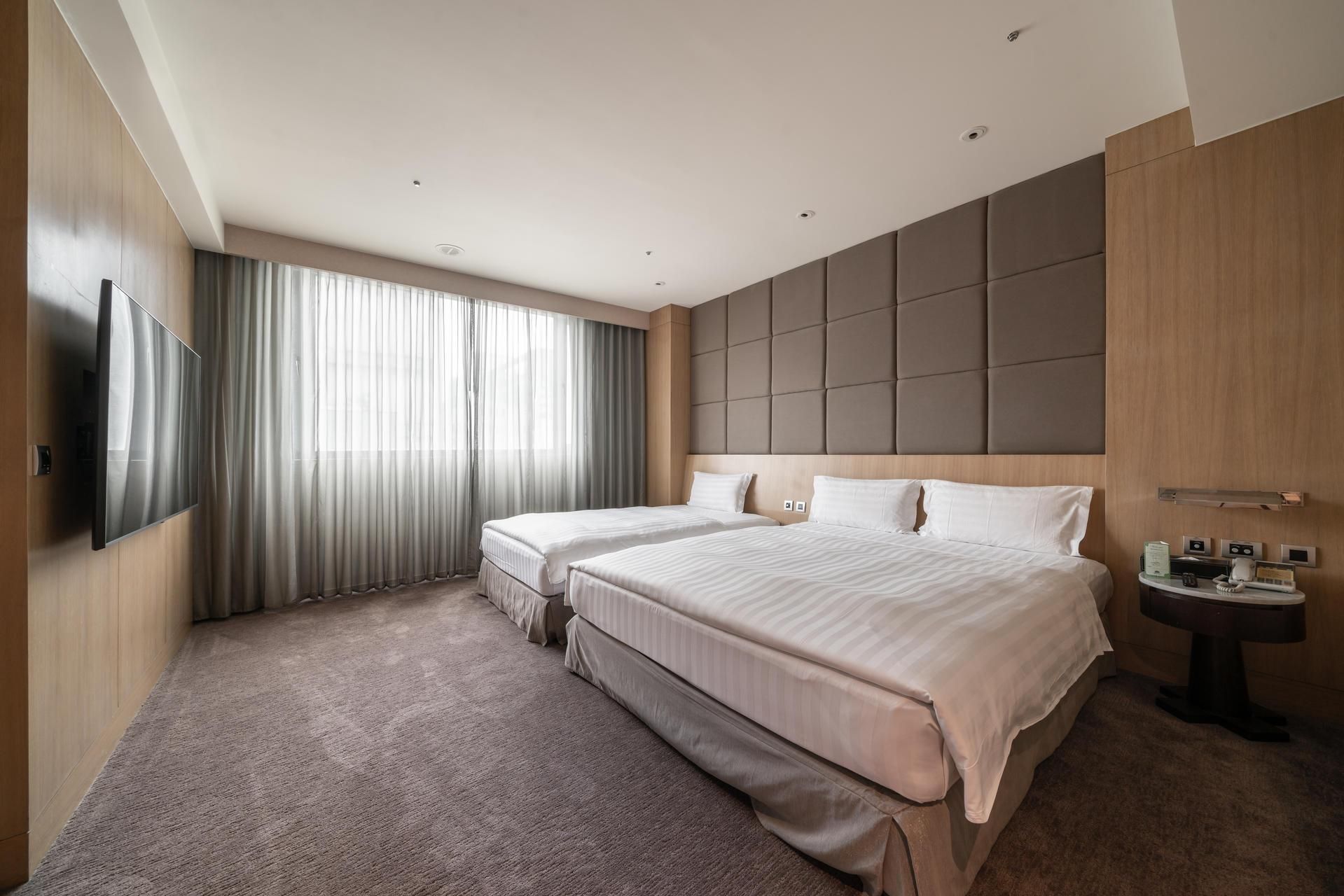 Deluxe Family Suite