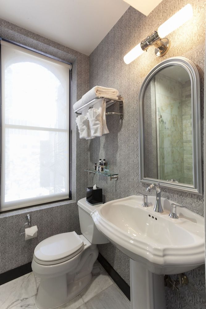 The Manhattan Club Executive Junior Suite 8