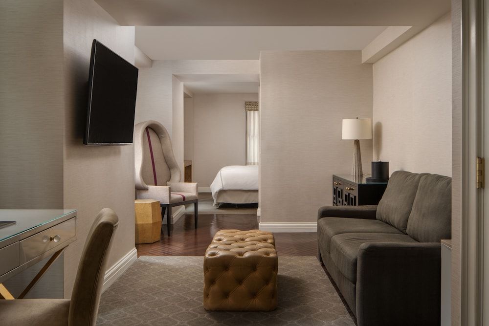 undefined The Manhattan Club 5