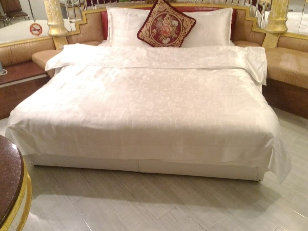 Aloha Hotel Keelung Economy Double Room 2