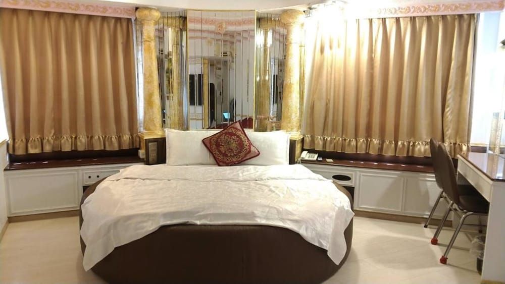 Aloha Hotel Keelung Economy Double Room 3