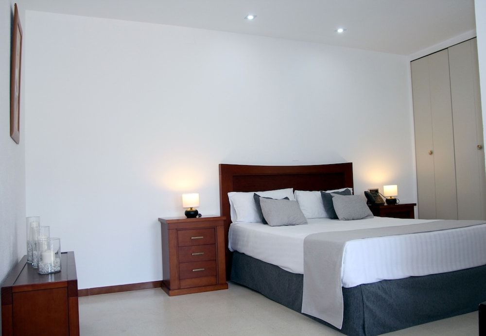 Double Room (Matrimonial-2 adults)