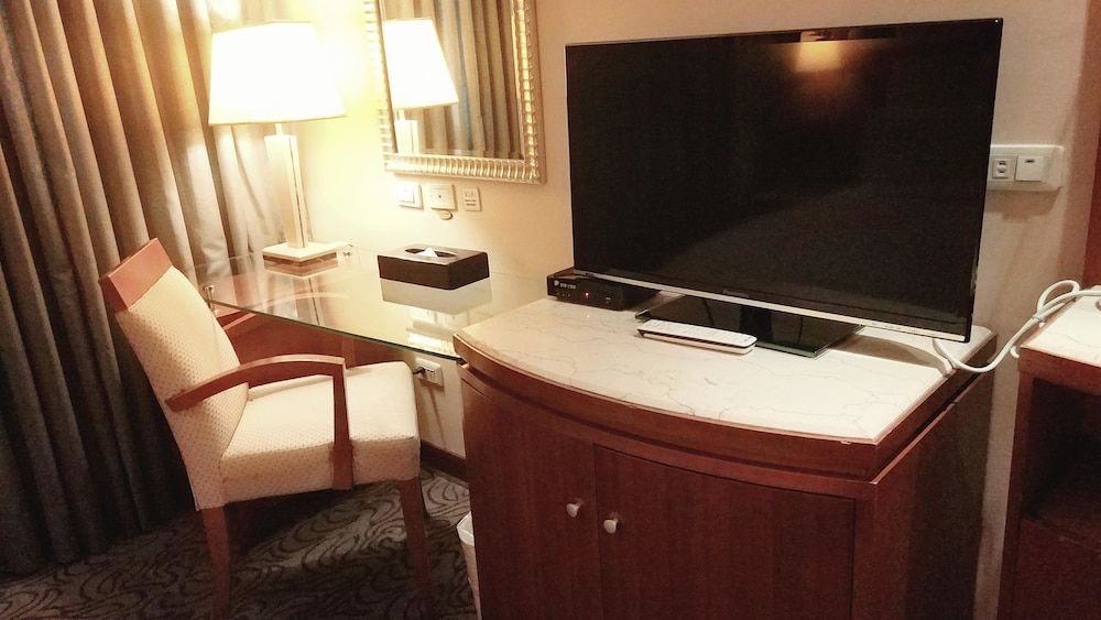 Elegance Hotel Taipei Suite (Rose) 9