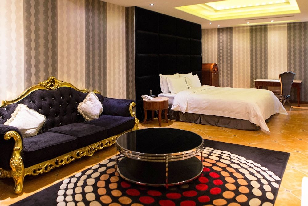 Suite (Check in time starts from 6pm)