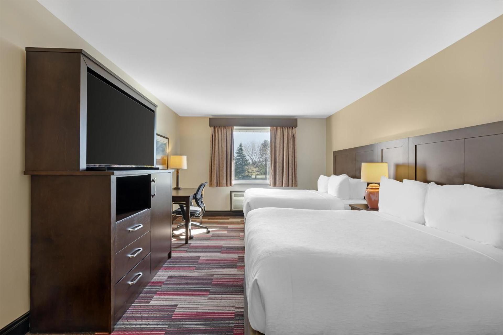 2 queen beds, nonsmoking