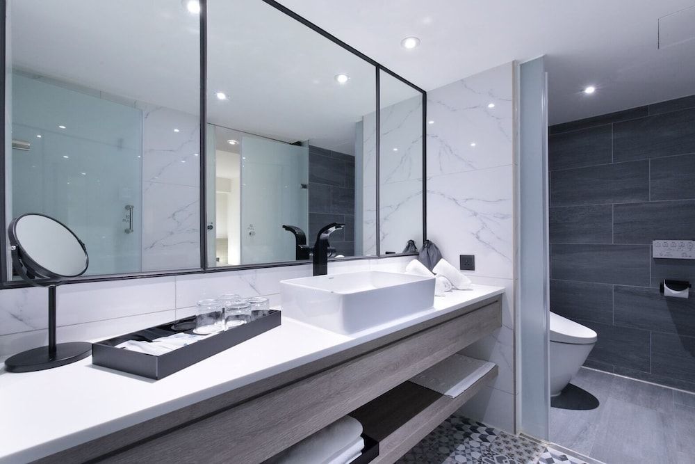 Keebe Hotel Family Room 7