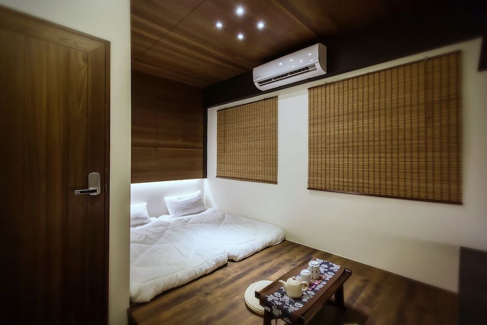 Twin Room (Toyotomi)