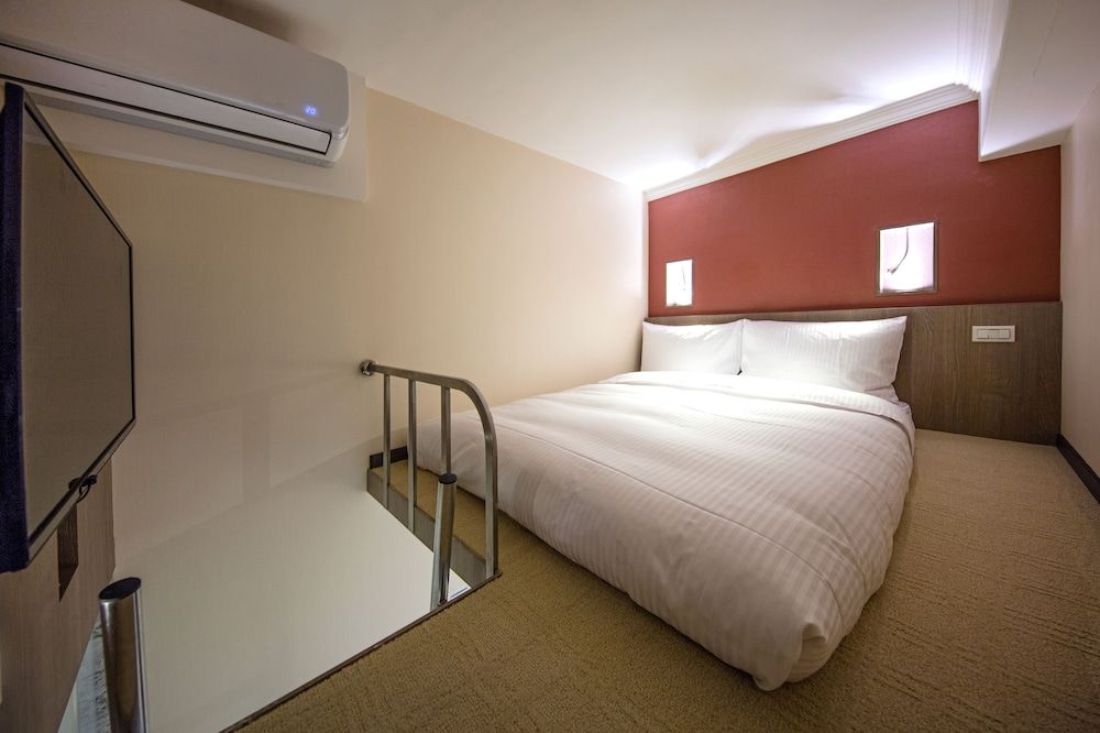 undefined Ciaoer APT 7