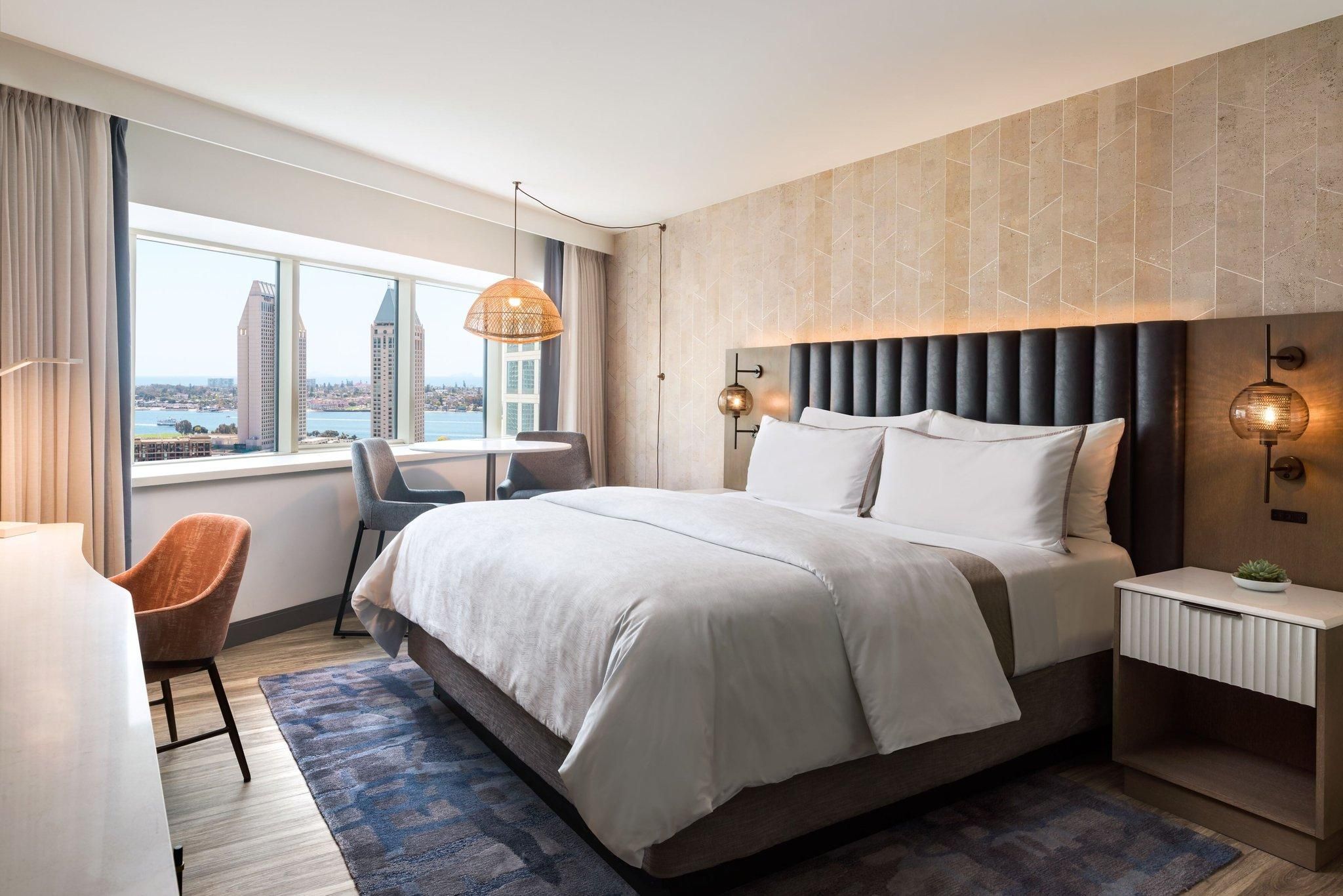 Recently Renovated, Guest room, 1 King, Bay view