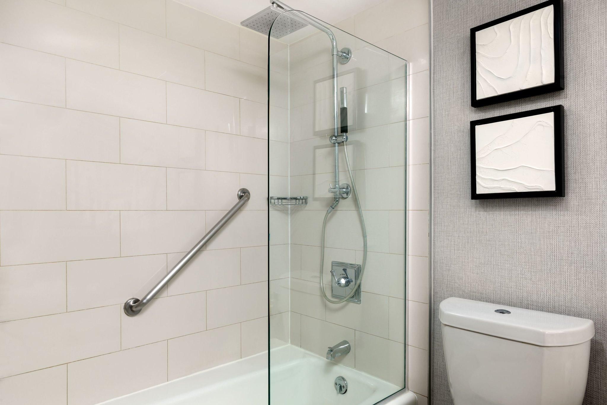 Recently Renovated, Guest room, 2 Double, City view