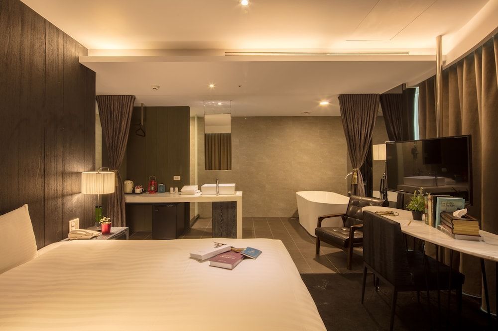 Deluxe Double Room, 1 Double Bed, Bathtub
