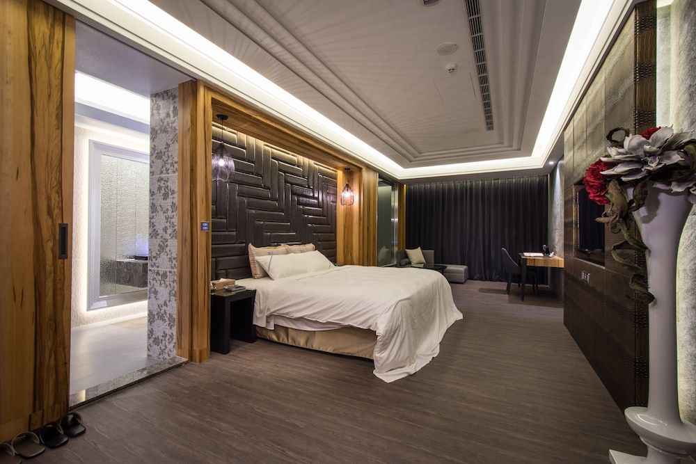 Deluxe Double Room (checkin after 3pm, 6pm on Saturday)