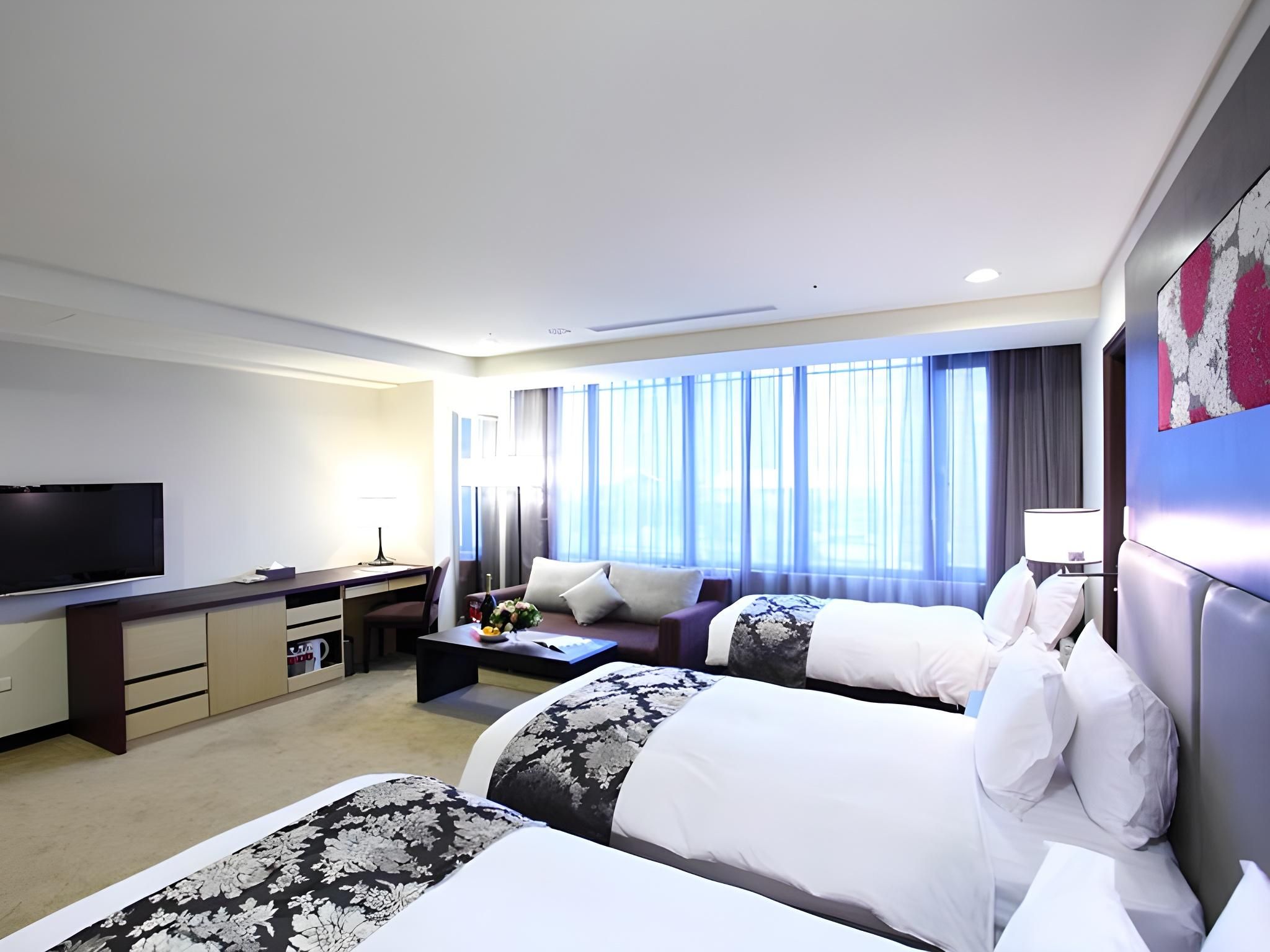 Zao Yin Building Triple Room