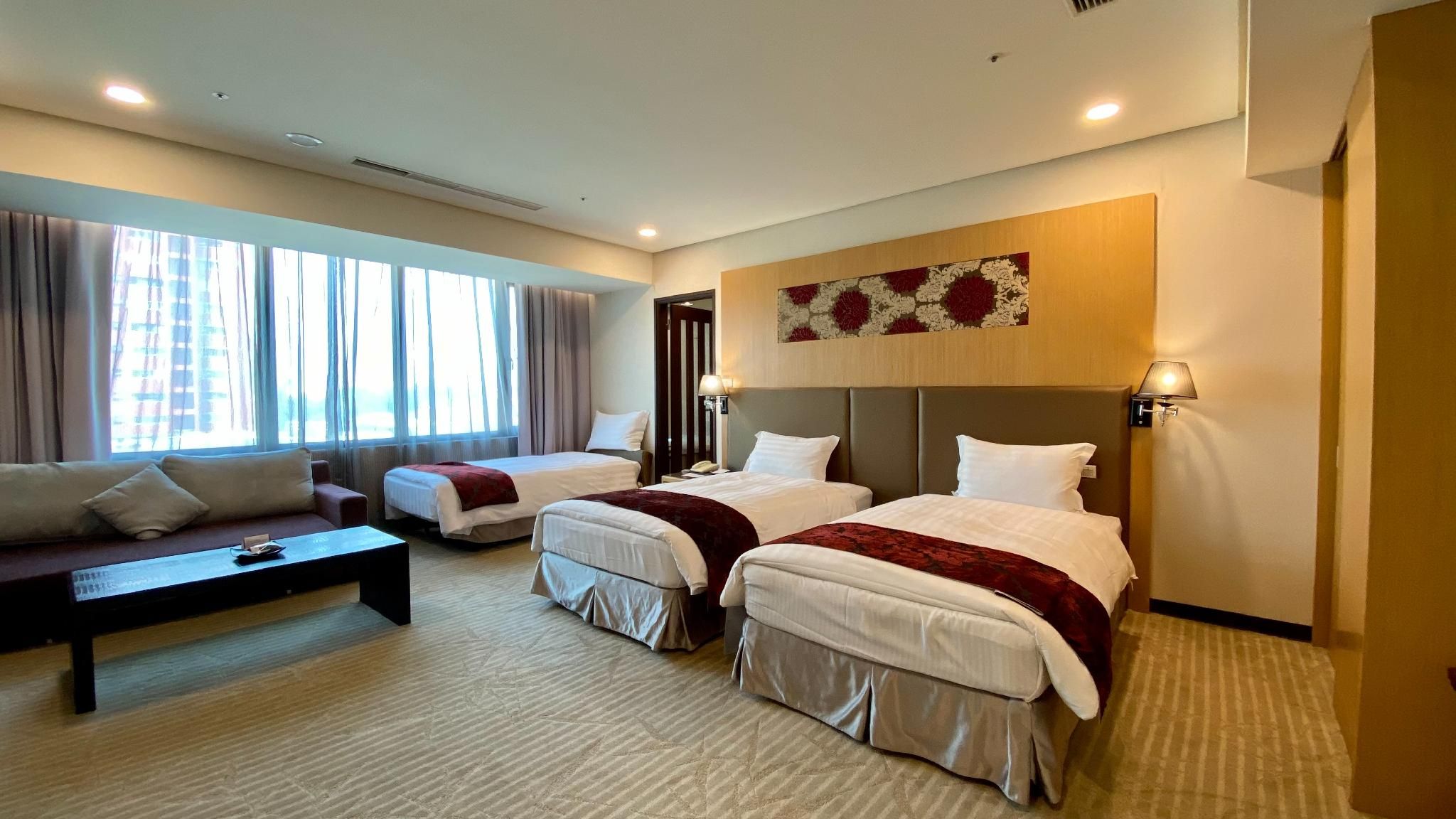 Zao Yin Building Triple Room