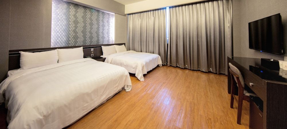 Military 75 Hotel Family Quadruple Room, 2 Double Beds