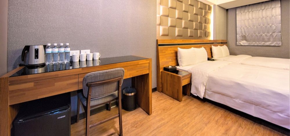 Military 75 Hotel Family Quadruple Room, 2 Double Beds 11