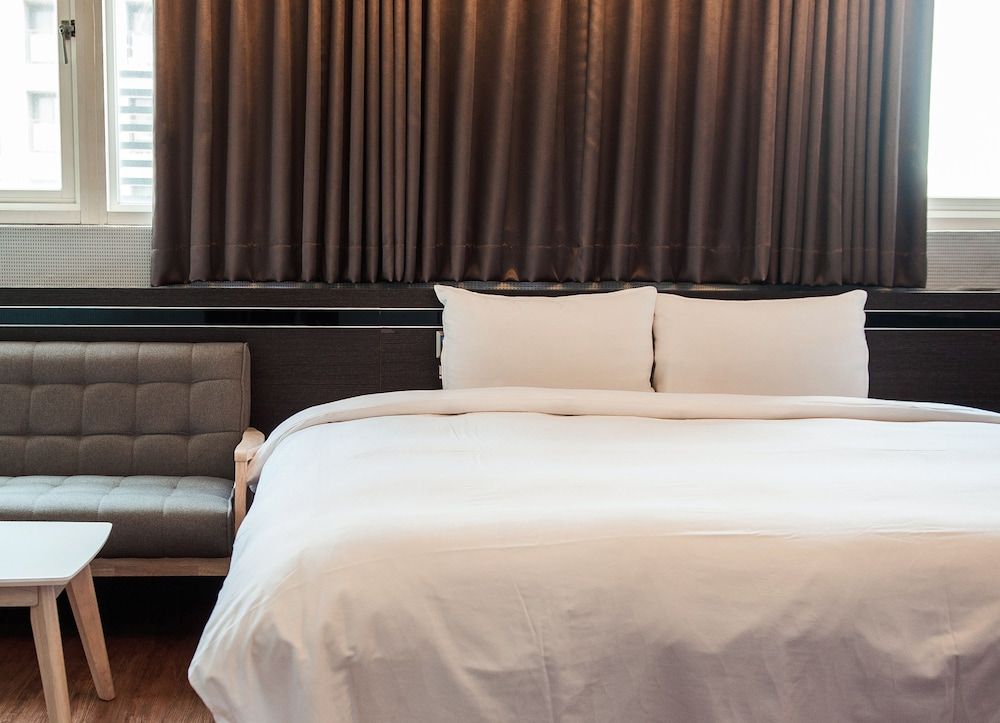 Military 75 Hotel Deluxe Double Room, 1 King Bed 5