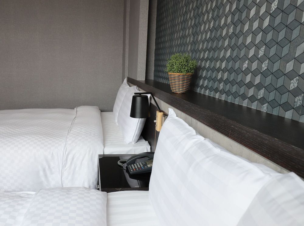 Military 75 Hotel Family Quadruple Room, 2 Double Beds 5