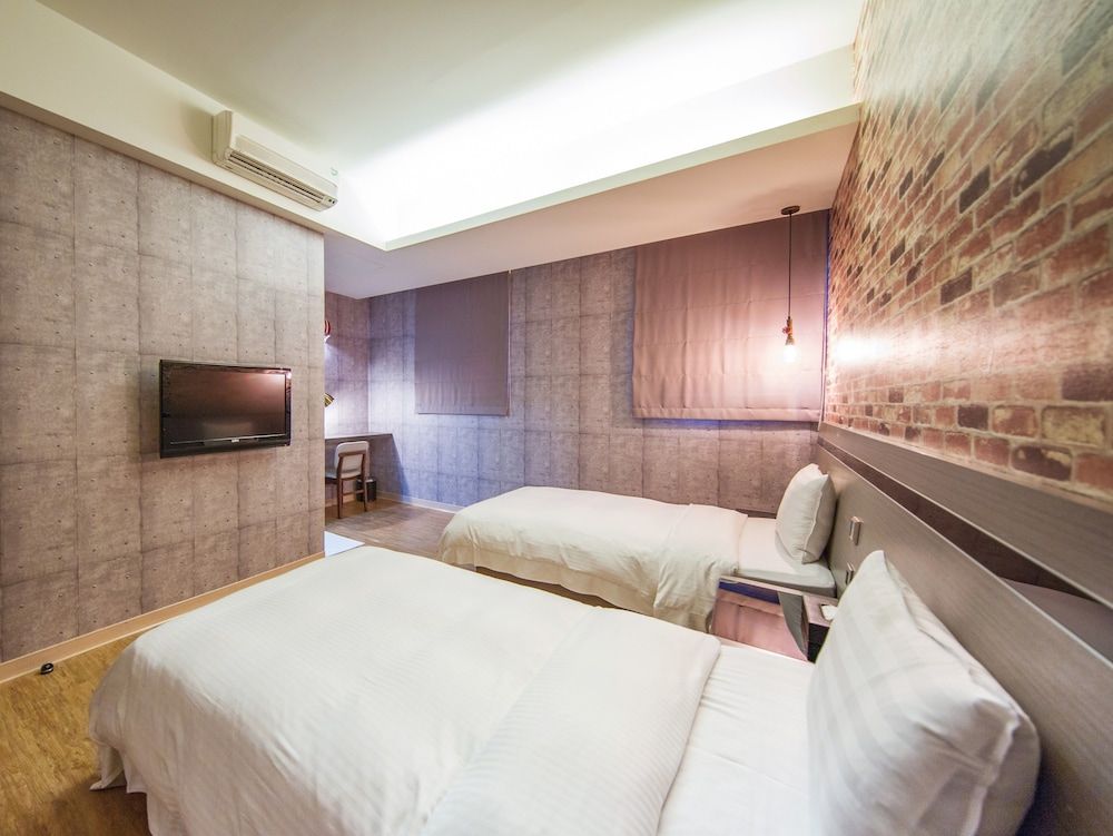 Military 75 Hotel Standard Twin Room, 2 Twin Beds 2