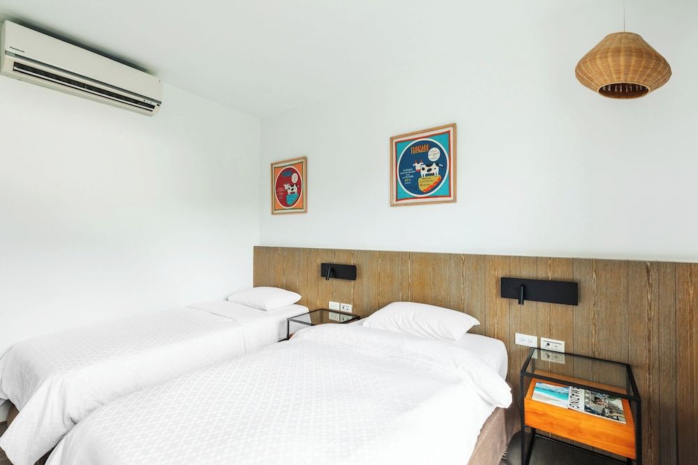 Twin Room, Balcony, Mountain View