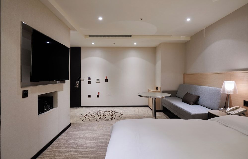 Standard Room - Disability Access (No Window)