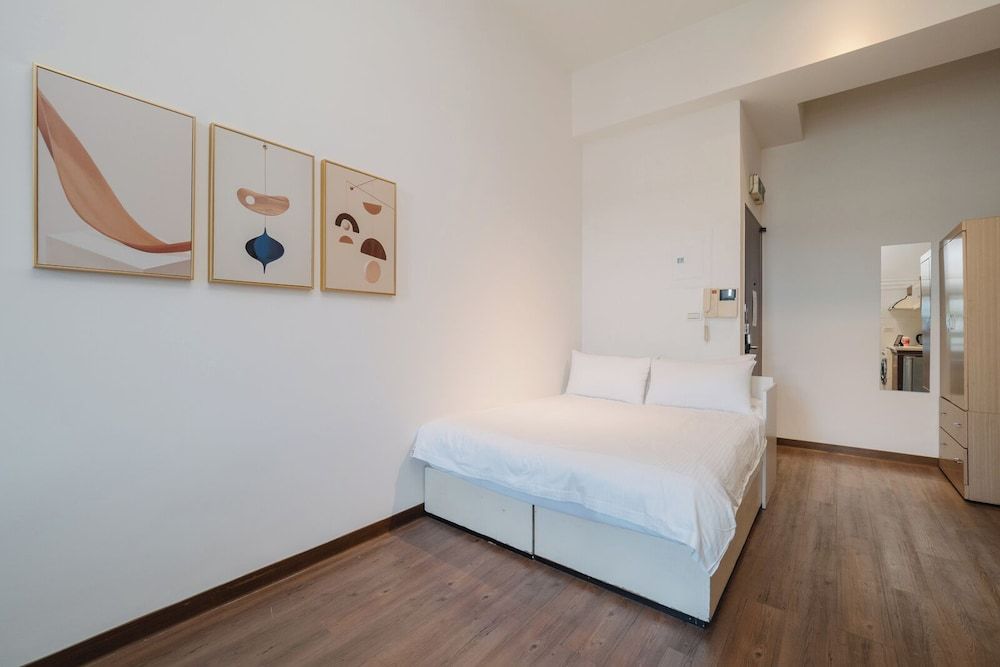 CJ Hotel Deluxe Double Room, 1 Bedroom, Ensuite 2