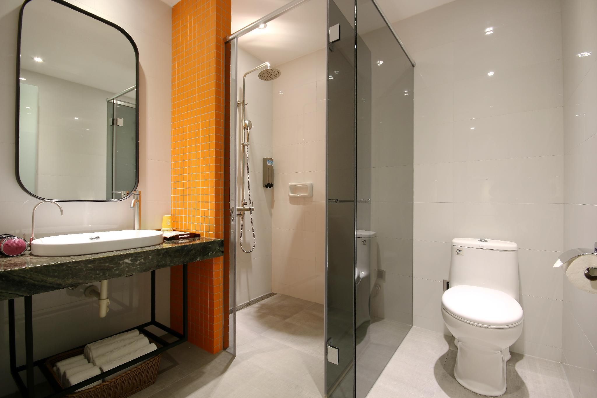 Standard Twin Room - Late Check-In From 08:00 PM, Parking Included