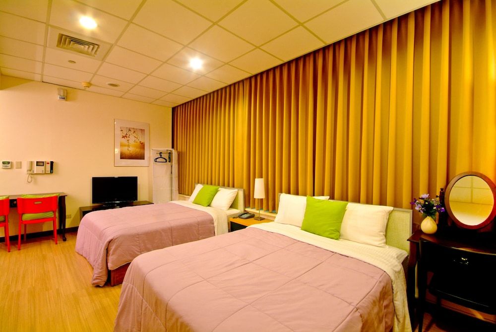 Business Quadruple Room
