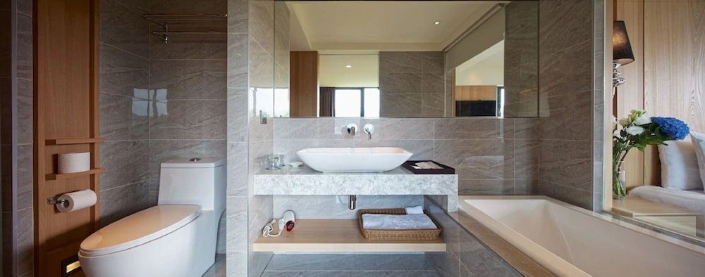 La Maison Hotel Deluxe Triple Room (ROOM ONLY) 5