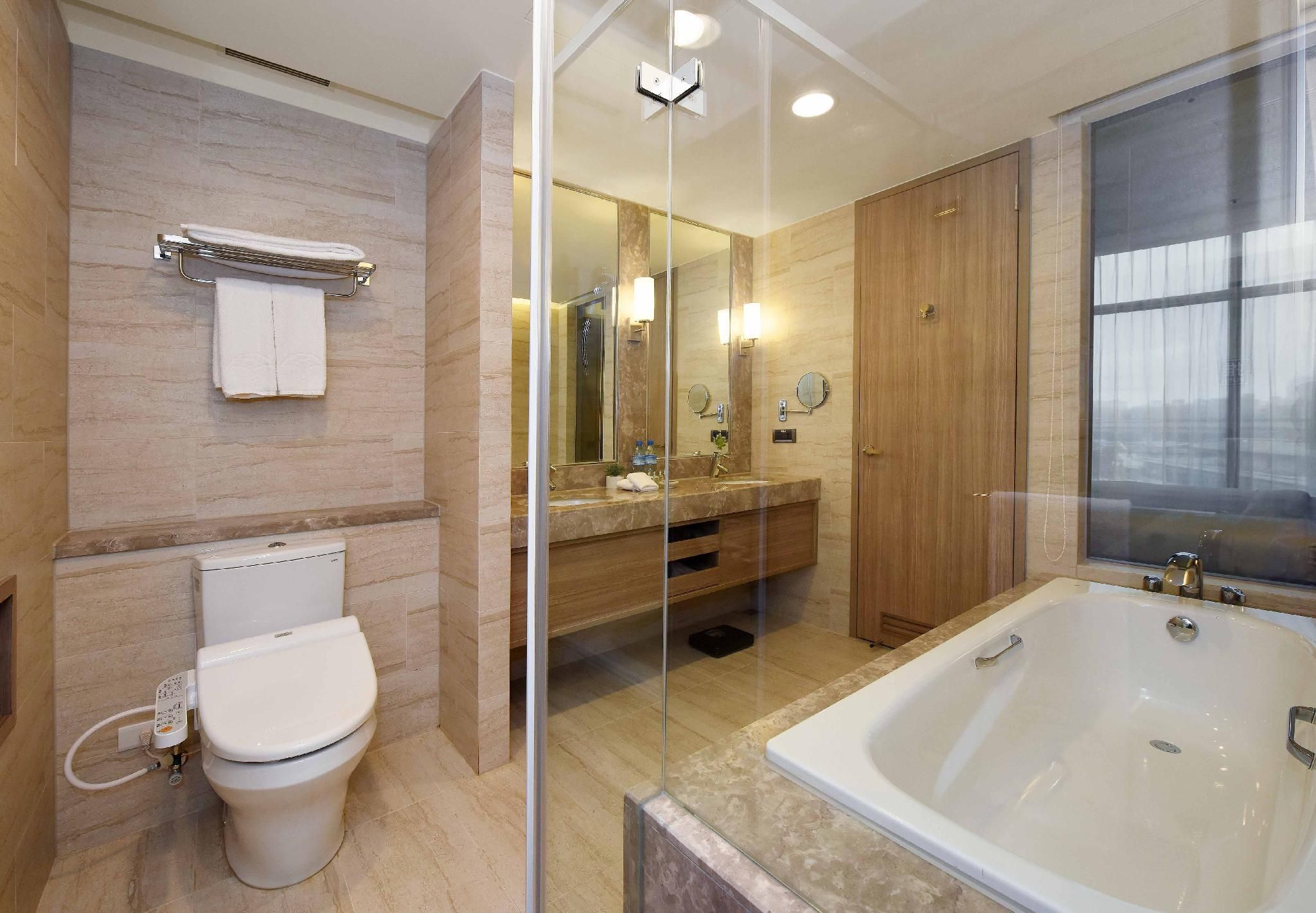 1 Bedroom 1 King Executive Suite