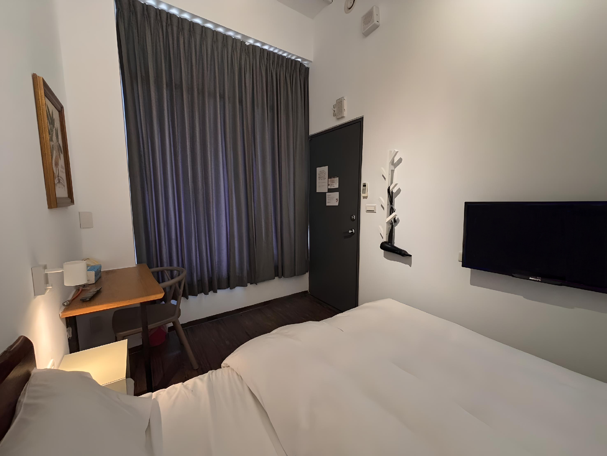 Standard Double Shared Bathroom