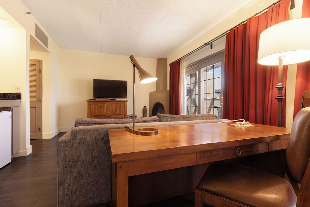 Eldorado Hotel & Spa Suite, 1 King Bed (Junior Suite with Balcony and Firepla) 4