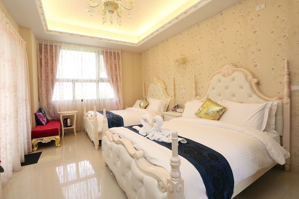 Sofia Villa Family Quadruple Room, Patio, Courtyard View 4