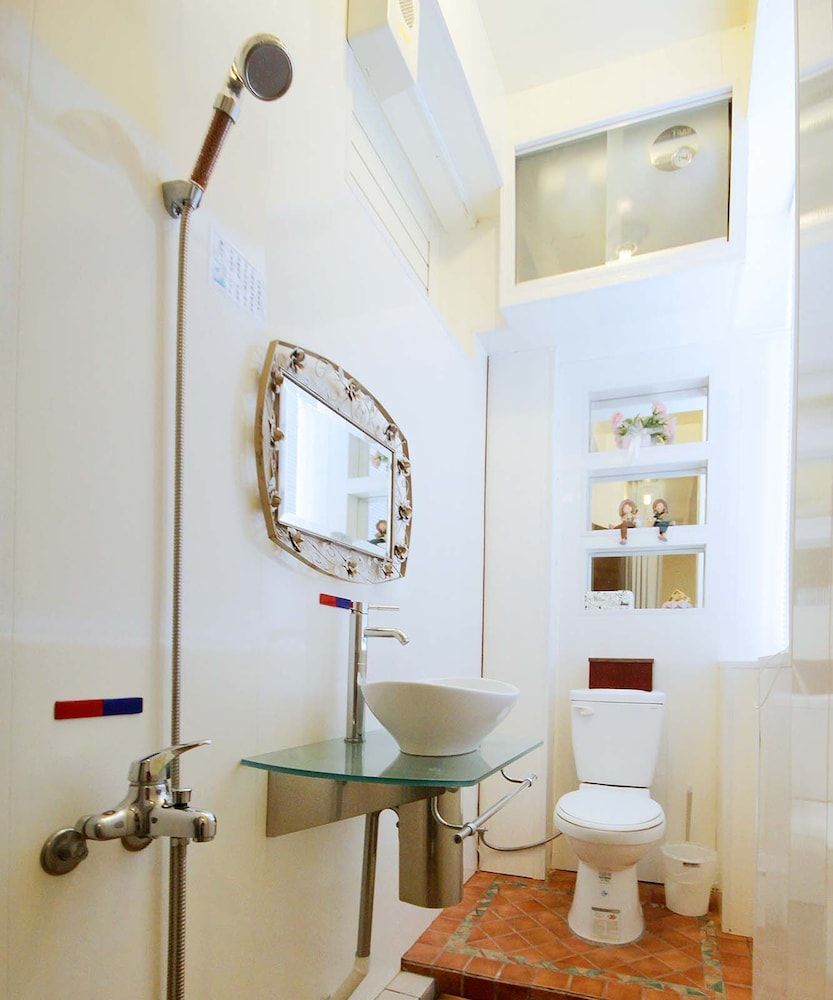 Broad-Minded Station Superior Quadruple Room 7