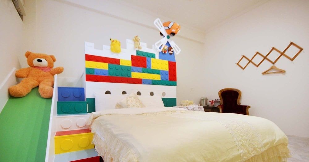 Broad-Minded Station Superior Quadruple Room 6