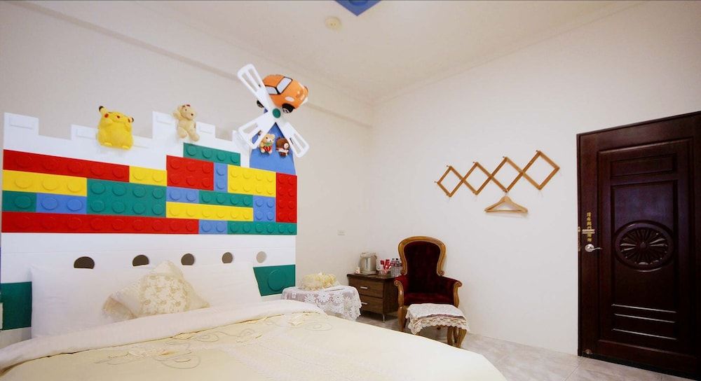 Broad-Minded Station Superior Quadruple Room 5