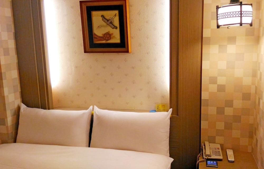 undefined Yachuan Hotel 5