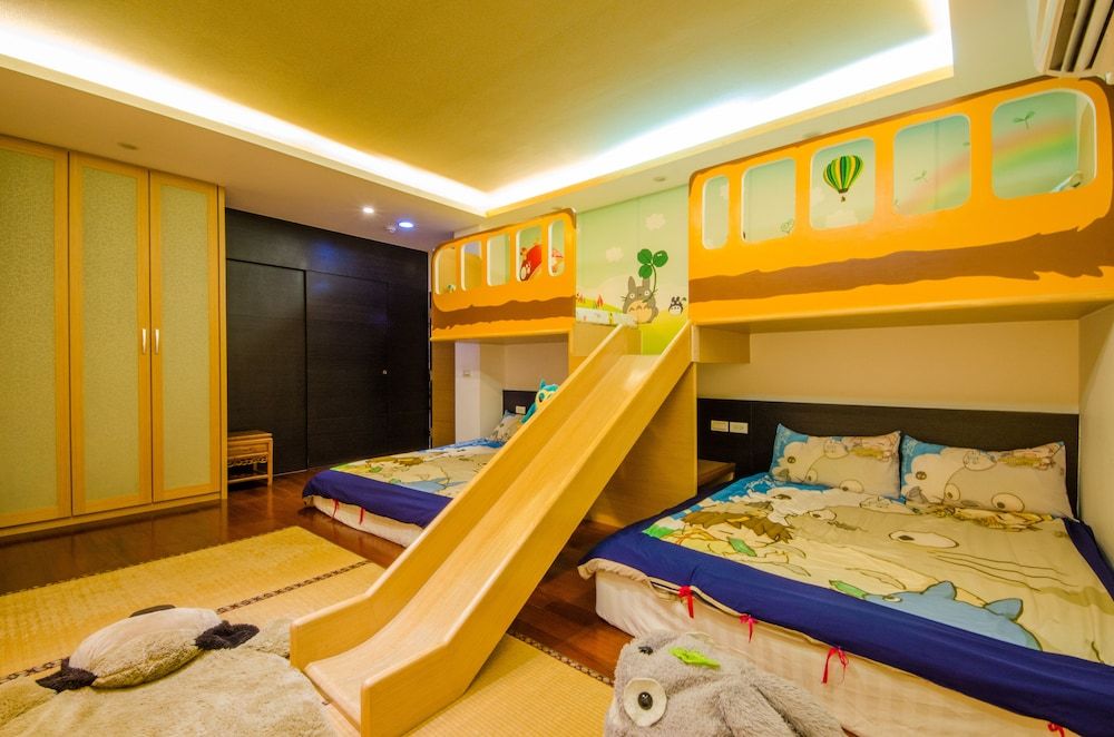 Easylife B&B Family Room, 2 Double Beds, Balcony, Tower 4