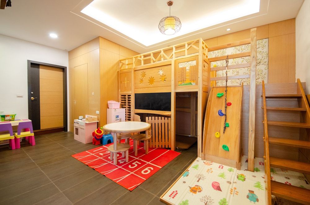 Easylife B&B Family Room, 2 Double Beds, Balcony, Tower 12