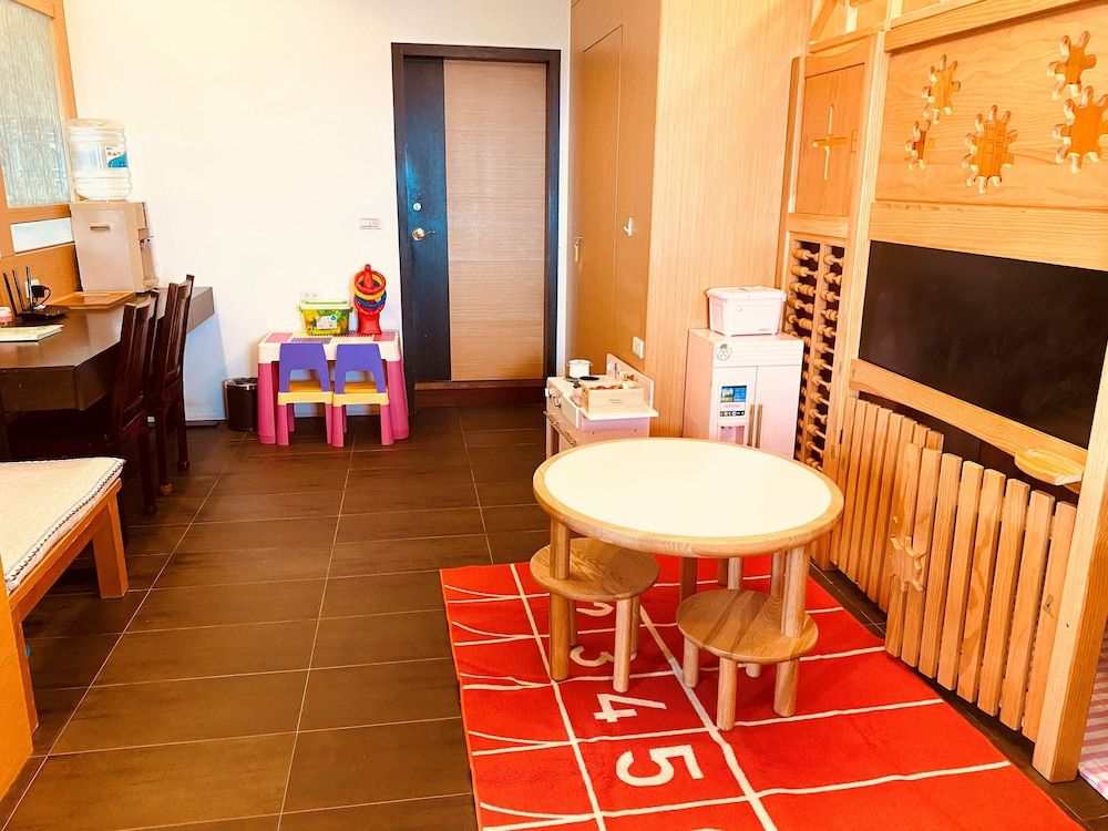 Easylife B&B Family Room, 2 Double Beds, Balcony, Tower 11