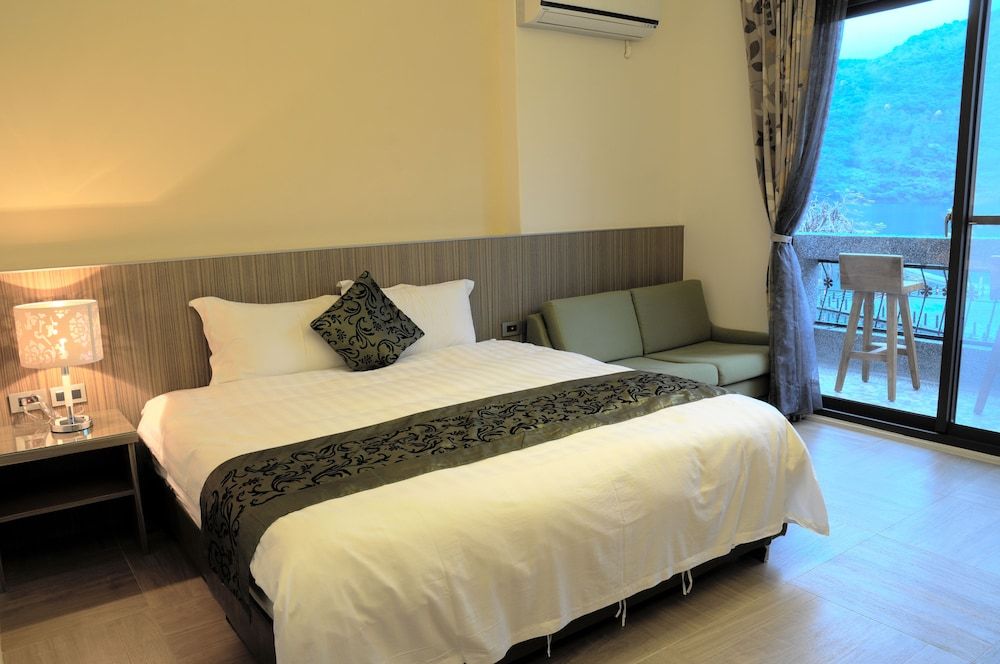 Lakeside 46 Honeymoon Double Room, Balcony, Lake View