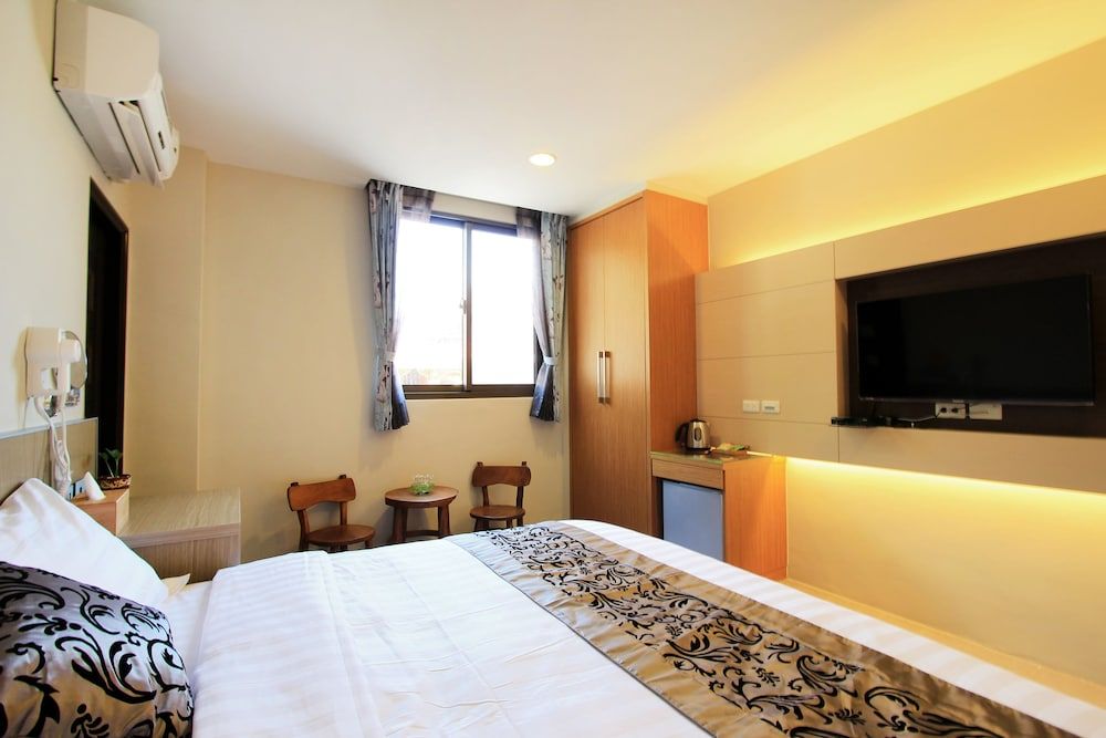 Lakeside 46 Standard Double Room 2